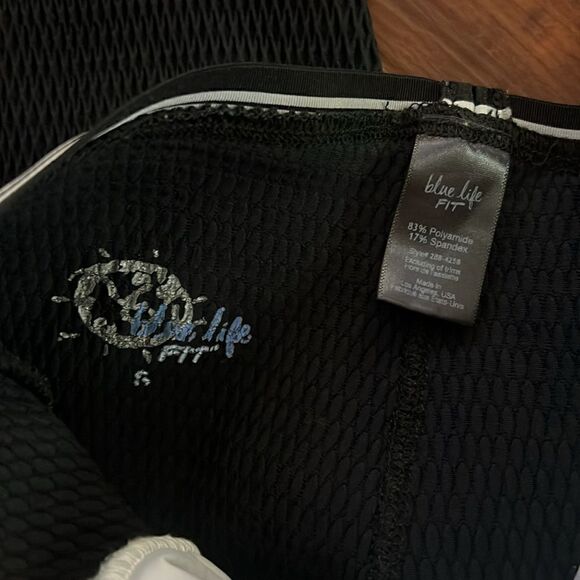 Planet Blue Black and White Leggings - Size Medium - Picture 6 of 6